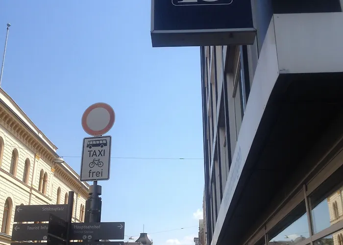 Business One Szálloda 3*